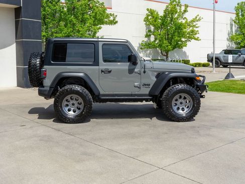 Used 2021 Jeep Wrangler Sport AWD/4WD image 8