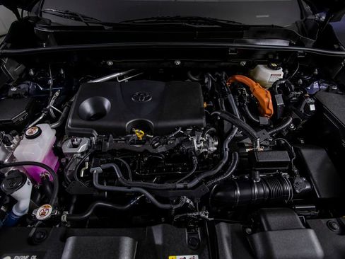 Used 2024 Toyota Venza LE image 44