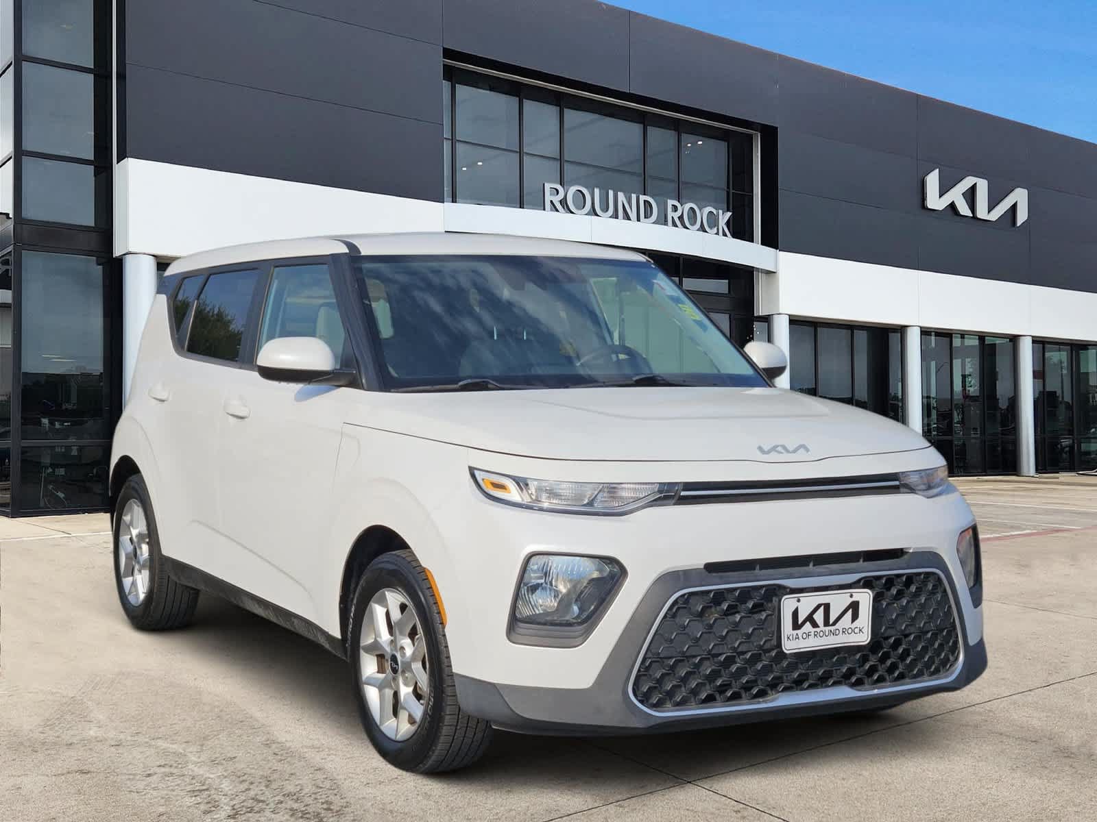 Used 2022 Kia Soul LX w/ Technology Package FWD image 3