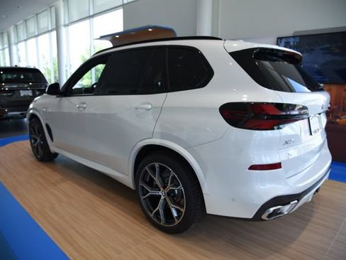 New 2026 BMW X5 xDrive50e w/ Executive Package AWD/4WD image 2