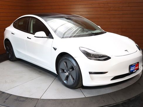Used 2023 Tesla Model 3 Standard Range RWD image 59