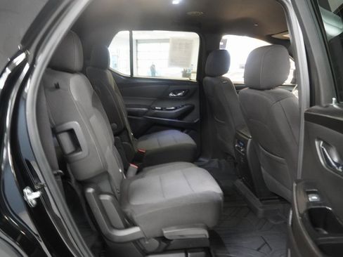 Used 2023 Chevrolet Traverse LT image 24