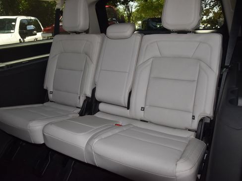 New 2026 Lincoln Navigator L Reserve AWD/4WD image 15