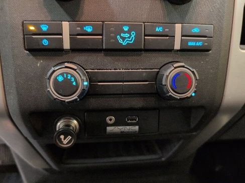 Used 2011 Ford F150 XLT w/ XLT Chrome Pkg image 24