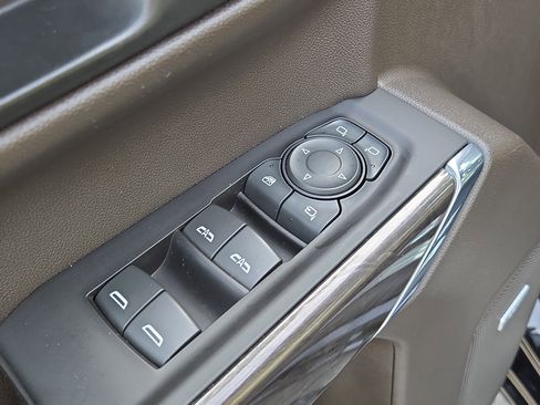 Used 2022 Chevrolet Silverado 1500 LTZ image 16