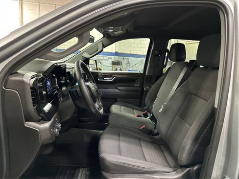 Used 2024 Chevrolet Silverado 1500 LT AWD/4WD image 9