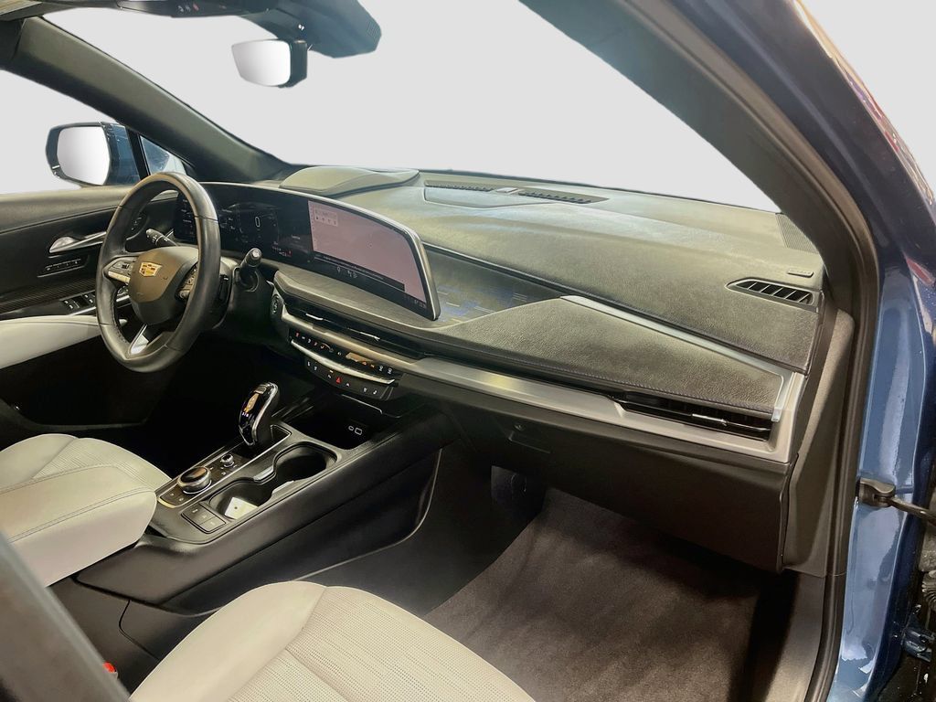Used 2024 Cadillac XT4 Sport AWD/4WD image 30
