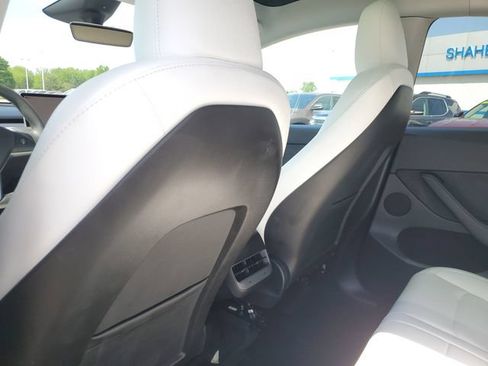 Used 2024 Tesla Model Y Long Range RWD image 25