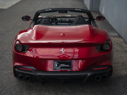 Certified 2023 Ferrari Portofino M image 5