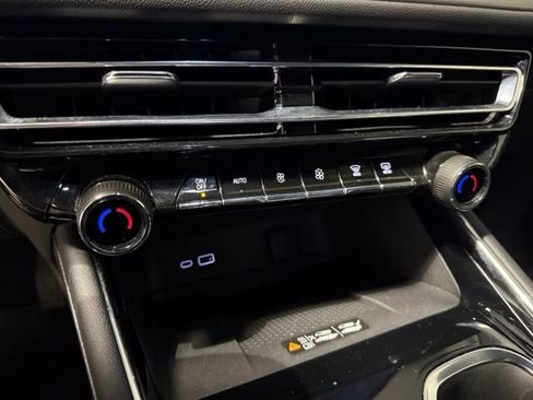 Certified 2026 Chevrolet Traverse LT w/ Driver Confidence Package FWD image 22