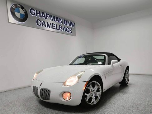 Used 2008 Pontiac Solstice Convertible w/ Preferred Package RWD image 1