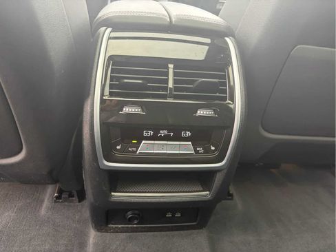 Used 2024 BMW X7 xDrive40i w/ Executive Package AWD/4WD image 32