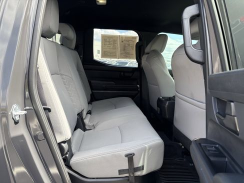 Used 2025 Toyota Tacoma SR5 AWD/4WD image 28