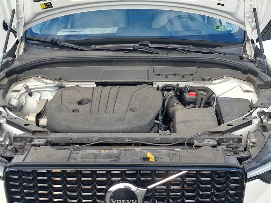 Used 2024 Volvo XC60 B5 Ultimate w/ Protection Package Premier AWD/4WD image 32