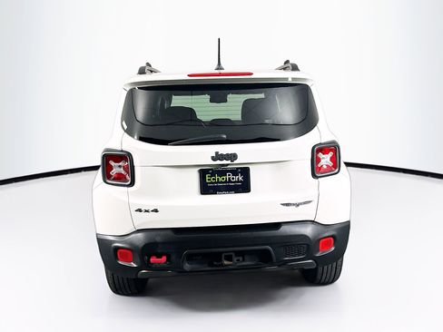 Used 2017 Jeep Renegade Trailhawk AWD/4WD image 7