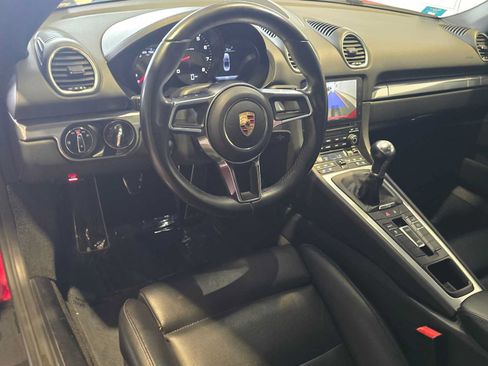 Used 2017 Porsche 718 Boxster RWD image 4