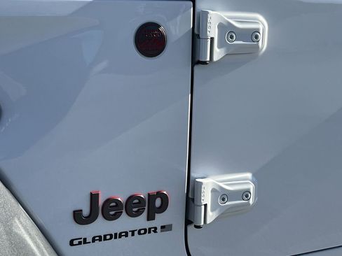Used 2023 Jeep Gladiator Rubicon w/ LED Lighting Group image 37