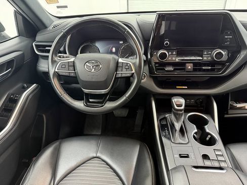 Used 2023 Toyota Highlander XSE image 31