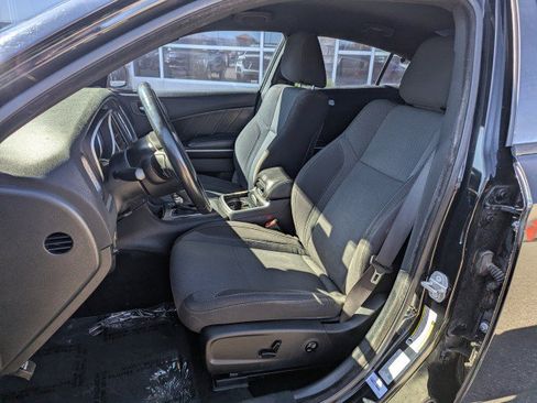Used 2017 Dodge Charger SXT RWD image 11
