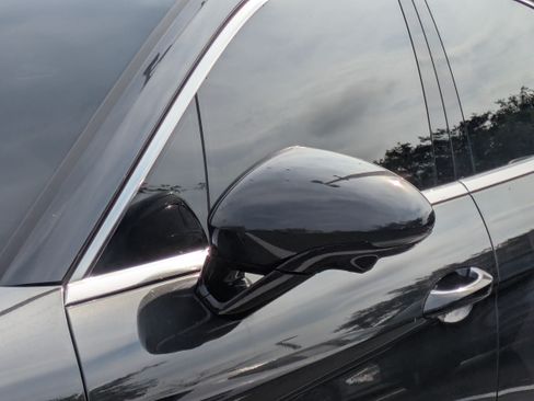 Used 2025 Porsche Panamera RWD image 10