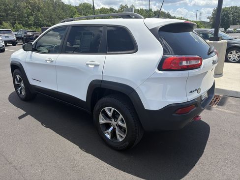 Used 2016 Jeep Cherokee Trailhawk w/ Comfort/Convenience Group AWD/4WD image 13