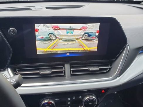 Certified 2025 Chevrolet Trax LT w/ Driver Confidence Package image 30