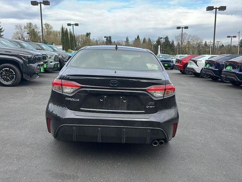 Certified 2025 Toyota Corolla SE w/ SE Premium Package image 4