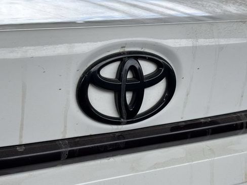 Used 2024 Toyota Corolla LE FWD image 11