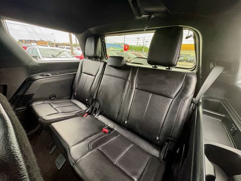 Used 2020 Ford Expedition XLT w/ Equipment Group 202A AWD/4WD image 27