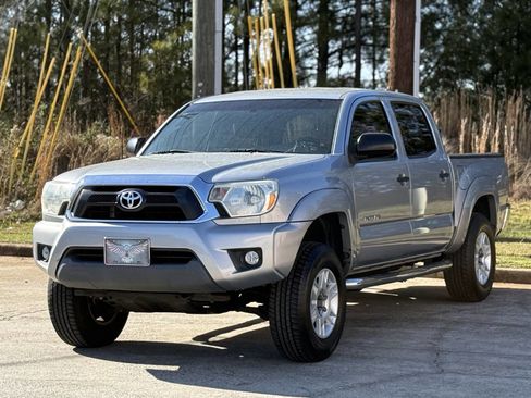 Used 2014 Toyota Tacoma PreRunner w/ SR5 Package image 2