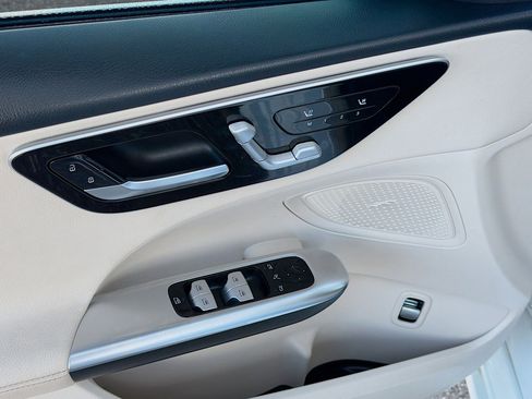 Used 2022 Mercedes-Benz C 300 Sedan image 22