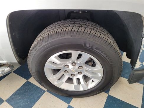 Used 2018 Chevrolet Silverado 1500 LT w/ All Star Edition image 10