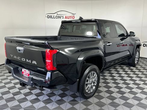 Used 2025 Toyota Tacoma Limited AWD/4WD image 8