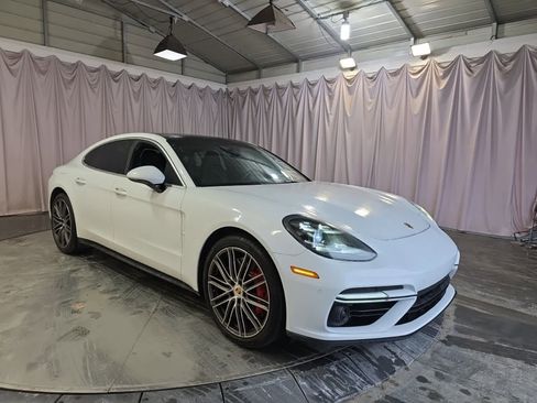 Used 2017 Porsche Panamera Turbo image 9