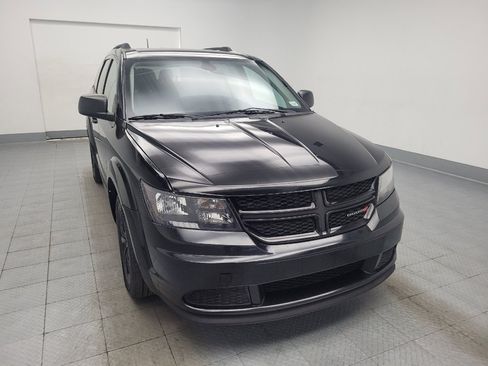Used 2020 Dodge Journey SE w/ SE Popular Equipment Group FWD image 14