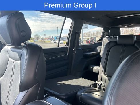 Used 2024 Jeep Wagoneer 4WD w/ Premium Group I image 5