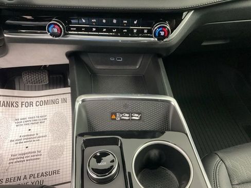 New 2026 Chevrolet Equinox LT w/ Convenience Package II FWD image 16