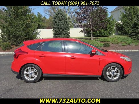Used 2014 Ford Focus SE FWD image 4
