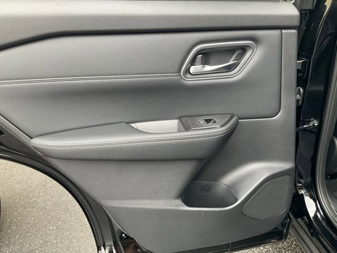 Used 2026 Nissan Rogue Platinum w/ Platinum Premium Package image 43