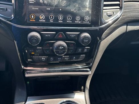 Used 2020 Jeep Grand Cherokee Altitude AWD/4WD image 10