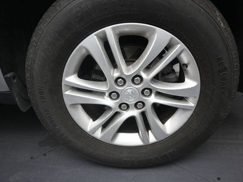 Used 2021 Buick Enclave Essence w/ Sound and Sites Package FWD image 10