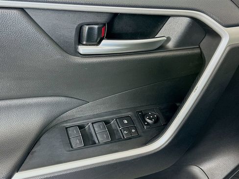 Certified 2025 Toyota RAV4 XLE FWD image 18