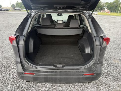 Used 2019 Toyota RAV4 XLE FWD image 15