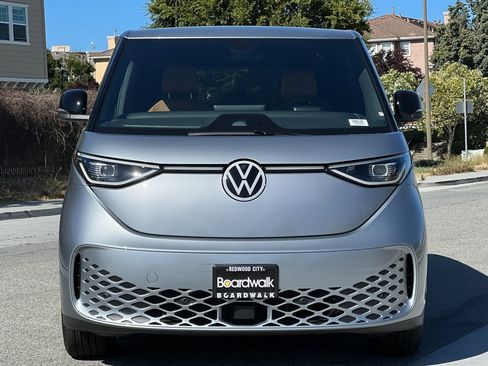 New 2025 Volkswagen ID. Buzz Pro S image 9
