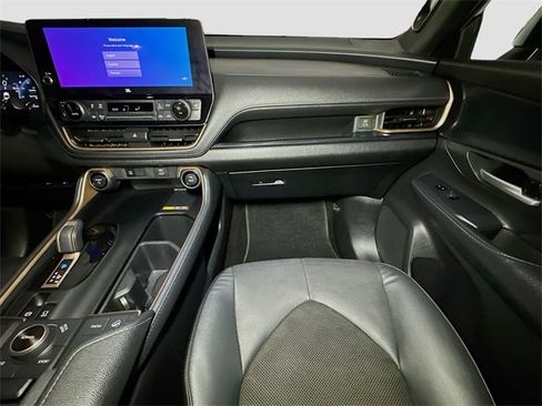 Used 2024 Toyota Grand Highlander AWD Hybrid image 34