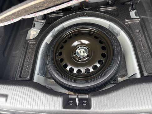 Used 2017 Chevrolet Cruze LT w/ Sun And Sound Package image 31