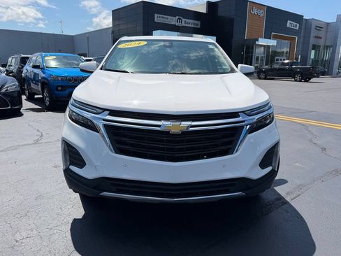 Used 2024 Chevrolet Equinox LT AWD/4WD image 2