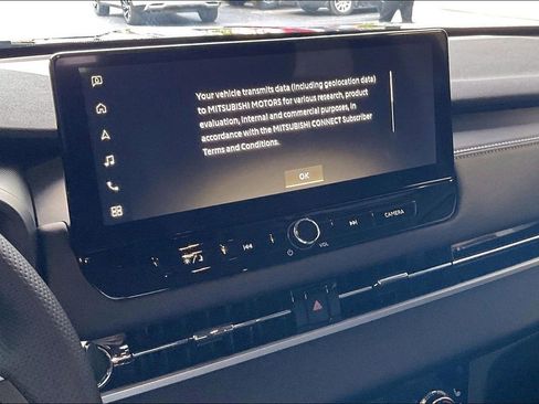 New 2026 Mitsubishi Outlander SEL image 7