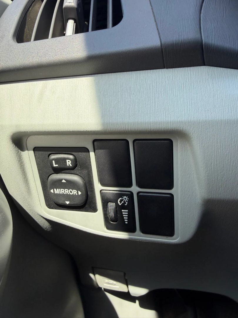 Used 2010 Toyota Prius Two FWD image 28