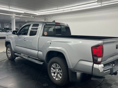 Used 2018 Toyota Tacoma SR5 image 3